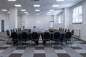 R2N velka zasadacka 08